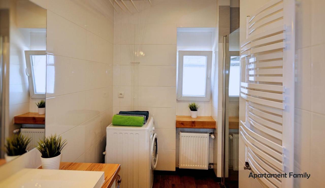 Bialy Dom - 2 Bedrooms Katowice Exterior foto